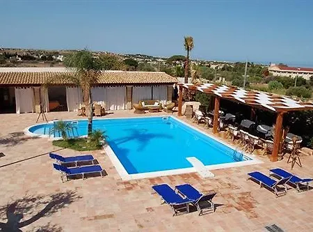 Hotel Carlo 3*