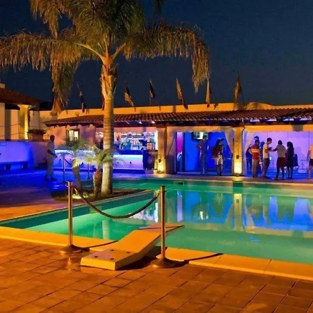 宾馆 Carlo 马尔萨拉